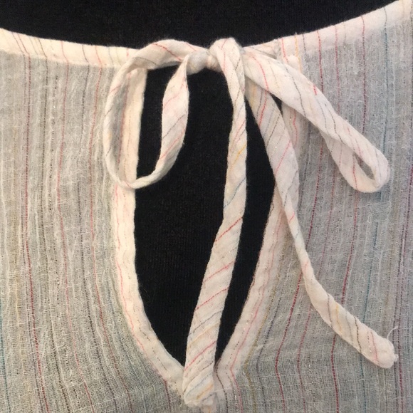 LC Lauren Conrad: Peasant Blouse w/ Bell Sleeves - Picture 4 of 11